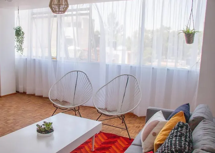Apartamento Delightful 4br Cozy Heart Of Artist District