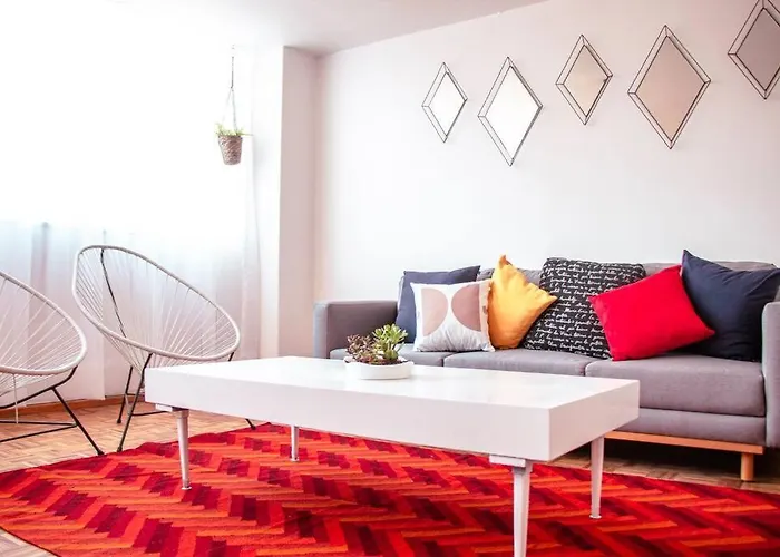 Delightful 4br Cozy Heart Of Artist District