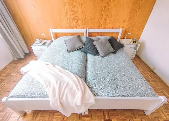 Delightful 4br Cozy Heart Of Artist District Apartamento *
