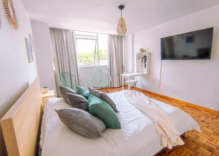 Apartamento Delightful 4br Cozy Heart Of Artist District