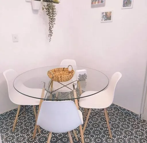 Delightful 4br Cozy Heart Of Artist District Apartamento